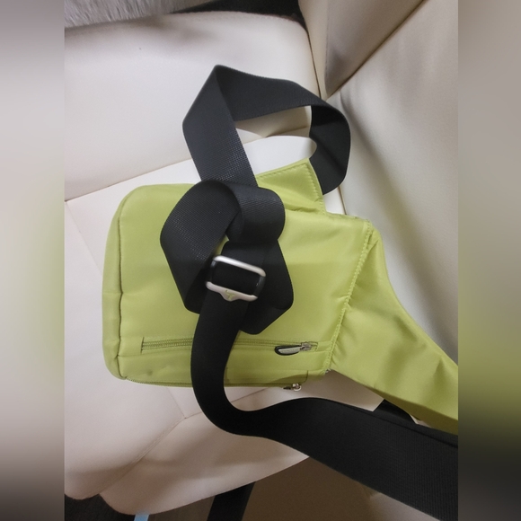 Travelon RFID Lime Green Crossbody Bag - Picture 2 of 13